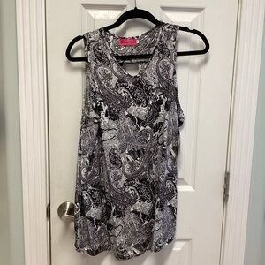 Universal Fashion SZ XL NWT paisley geometric Print Women’s Tank top blouse
